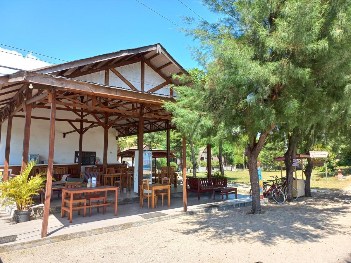 Nusa Indah Bungalows กิลิไอร์ ภายนอก รูปภาพ