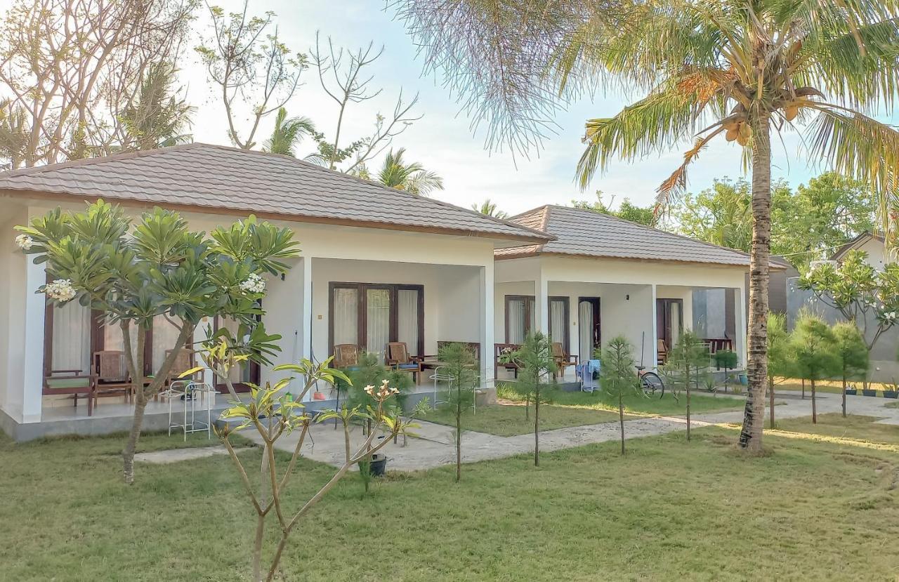 Nusa Indah Bungalows กิลิไอร์ ภายนอก รูปภาพ