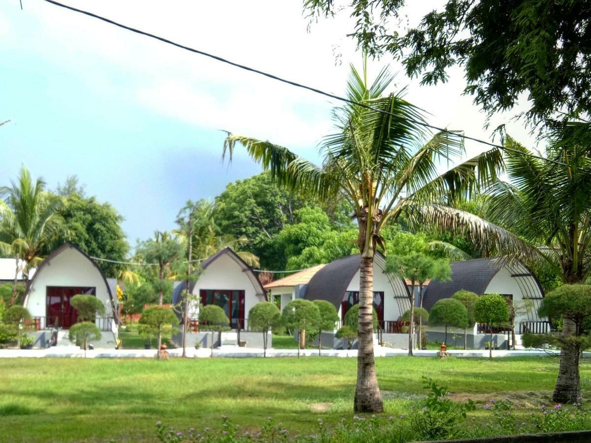 Nusa Indah Bungalows กิลิไอร์ ภายนอก รูปภาพ