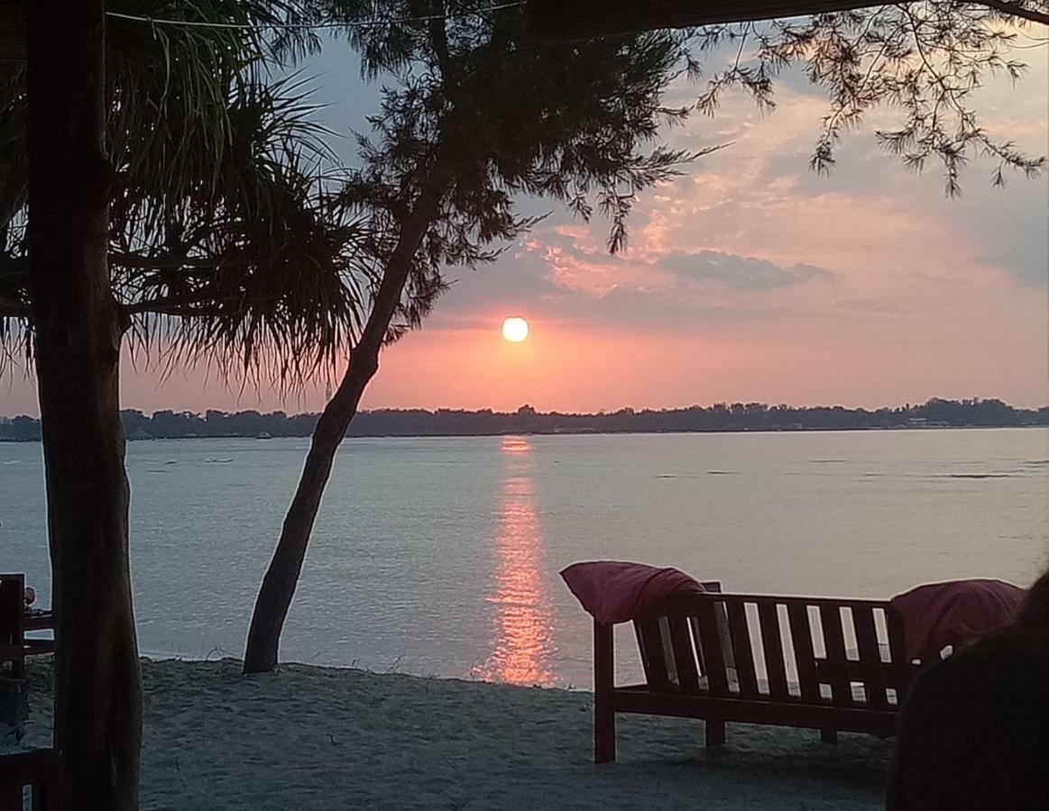 Nusa Indah Bungalows กิลิไอร์ ภายนอก รูปภาพ