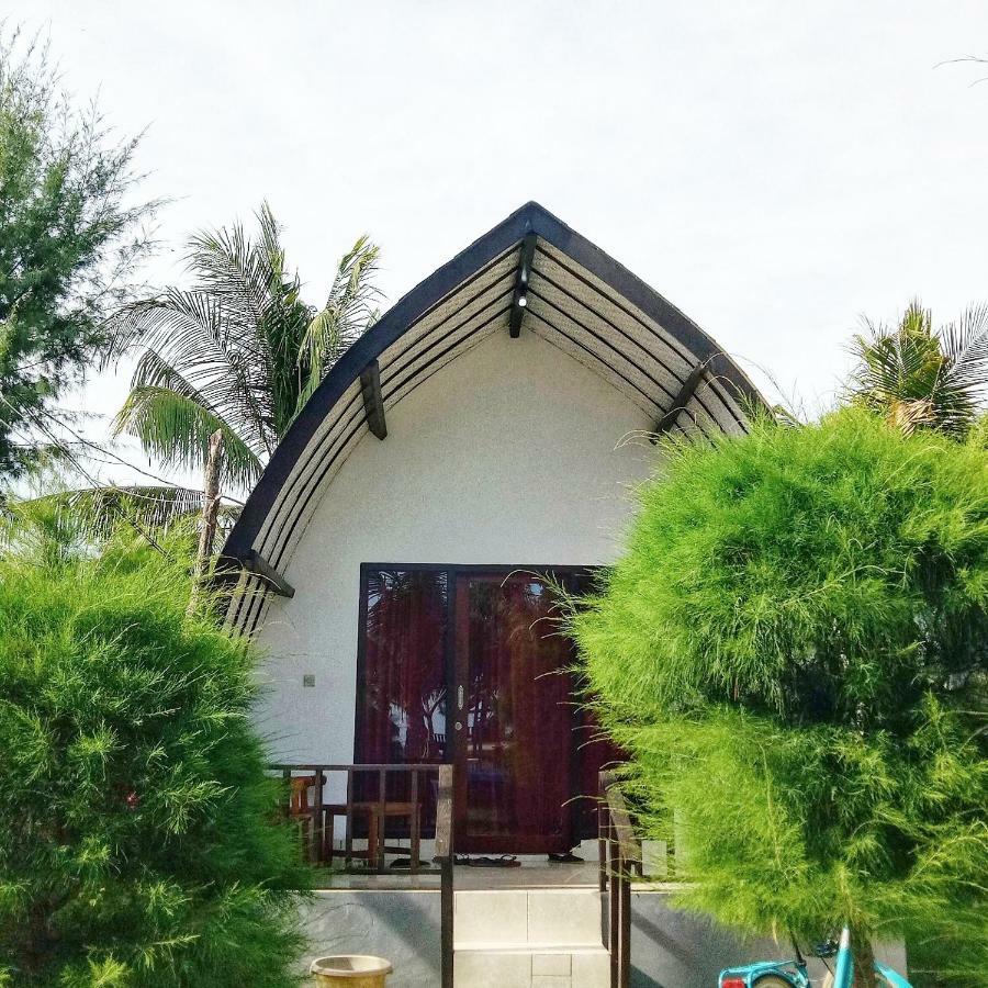Nusa Indah Bungalows กิลิไอร์ ภายนอก รูปภาพ