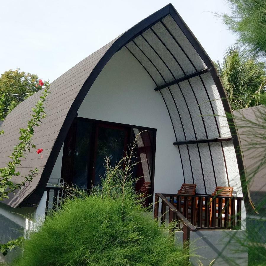 Nusa Indah Bungalows กิลิไอร์ ภายนอก รูปภาพ